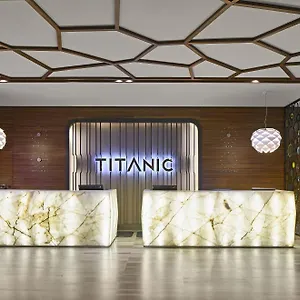 Titanic Chaussee מלון